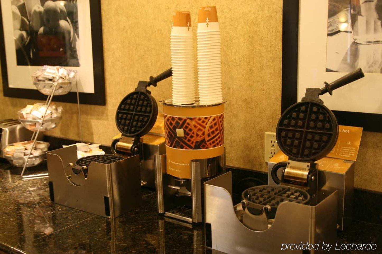 Hampton Inn & Suites דבנפורט מסעדה תמונה