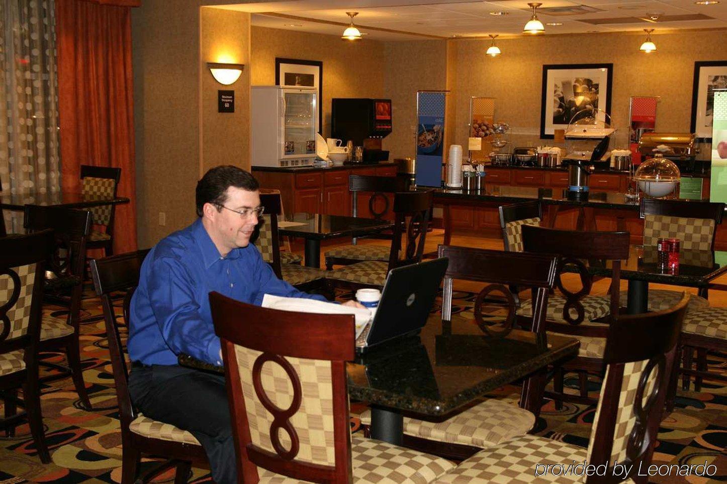 Hampton Inn & Suites דבנפורט מסעדה תמונה